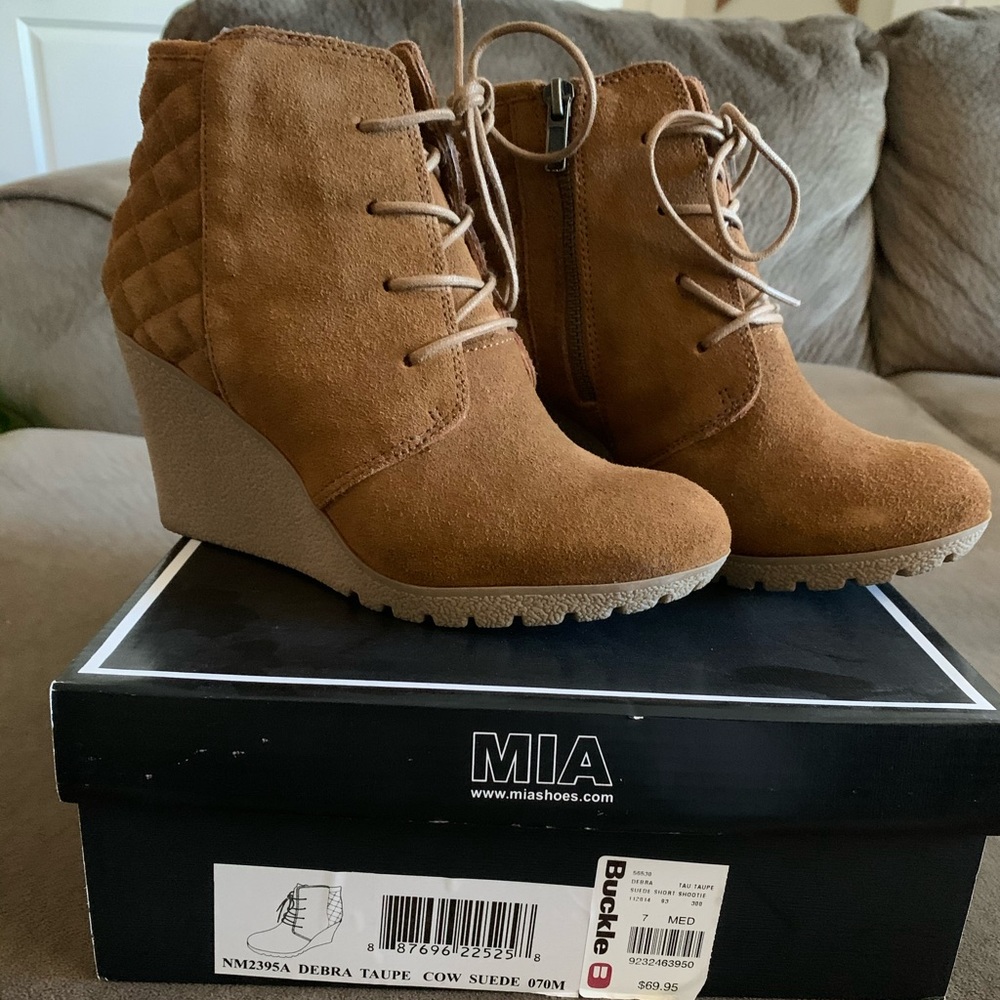 Mid Wedge Bootie